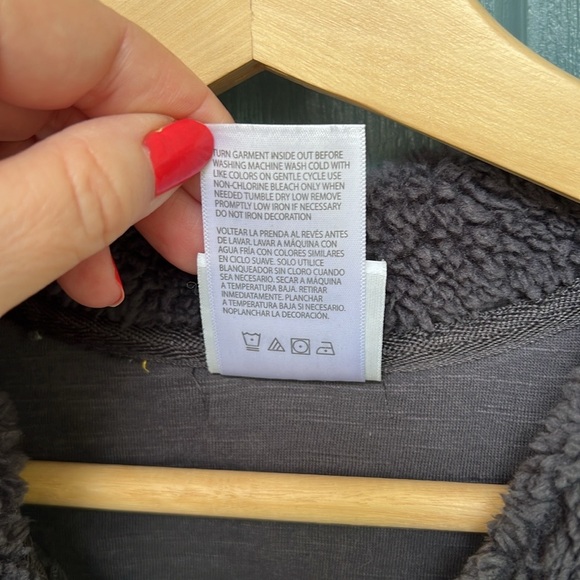 NHL Detroit Redwings Quarter Zip Sweater - Picture 7 of 10